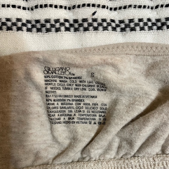 Maternity tank top 5/$25 🤍💚 - Picture 3 of 3